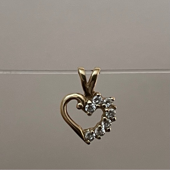 F Jewelry - Vintage Heart Petite Pendant 10k Gold CZ.